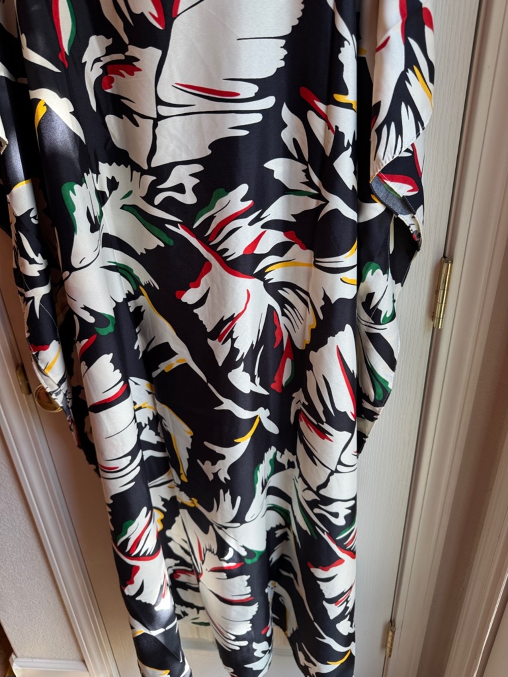 NWT CAPRI COLLECTION MULTI-COLOR ABSTRACT LEAF PRINT CAFTAN ONE SIZE - Picture 5 of 6